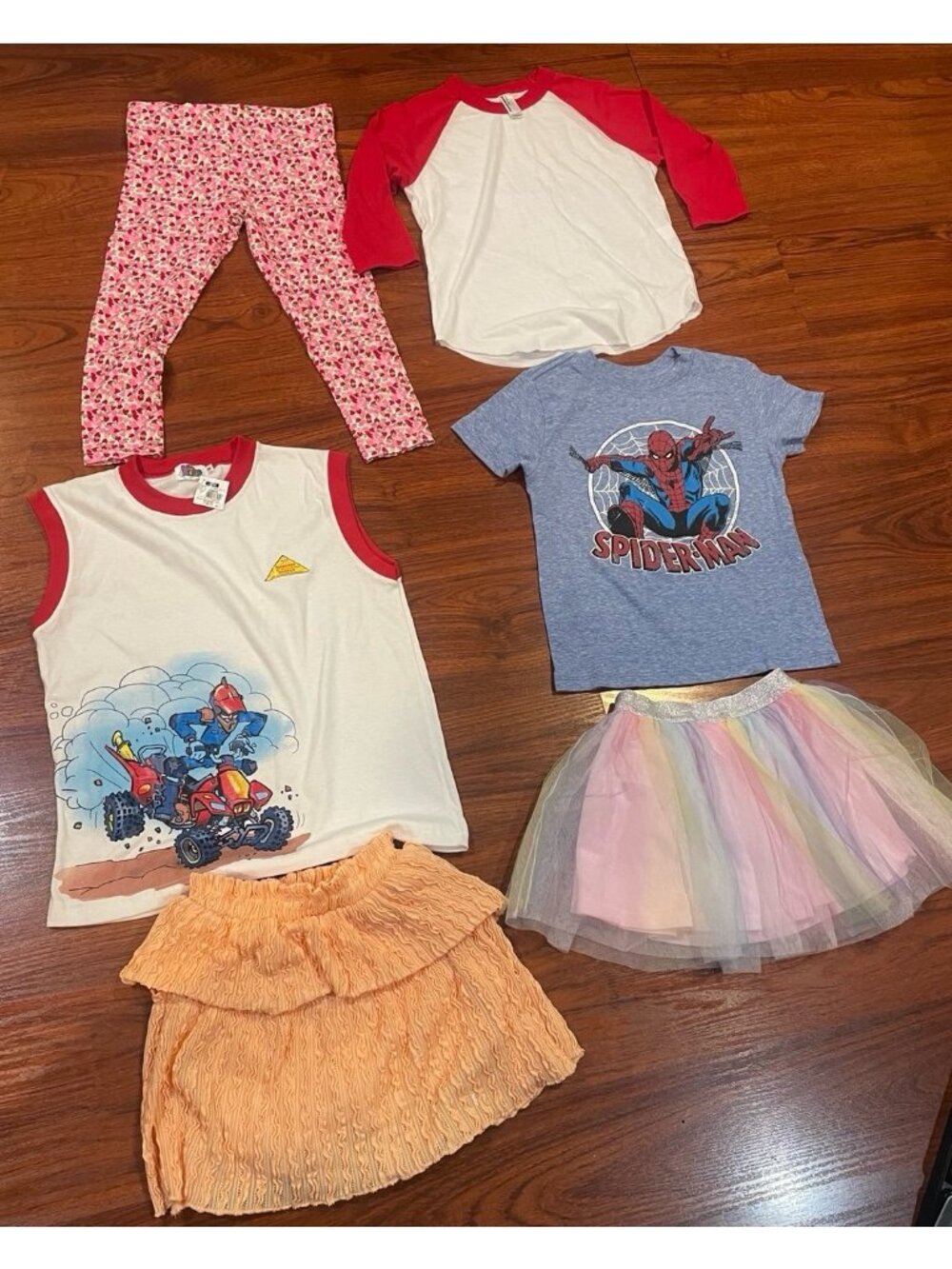 MÚLTIPLES BRANDS LOT OF 3 SHIRTS 2 SKIRTS AND 1 PANTS T4